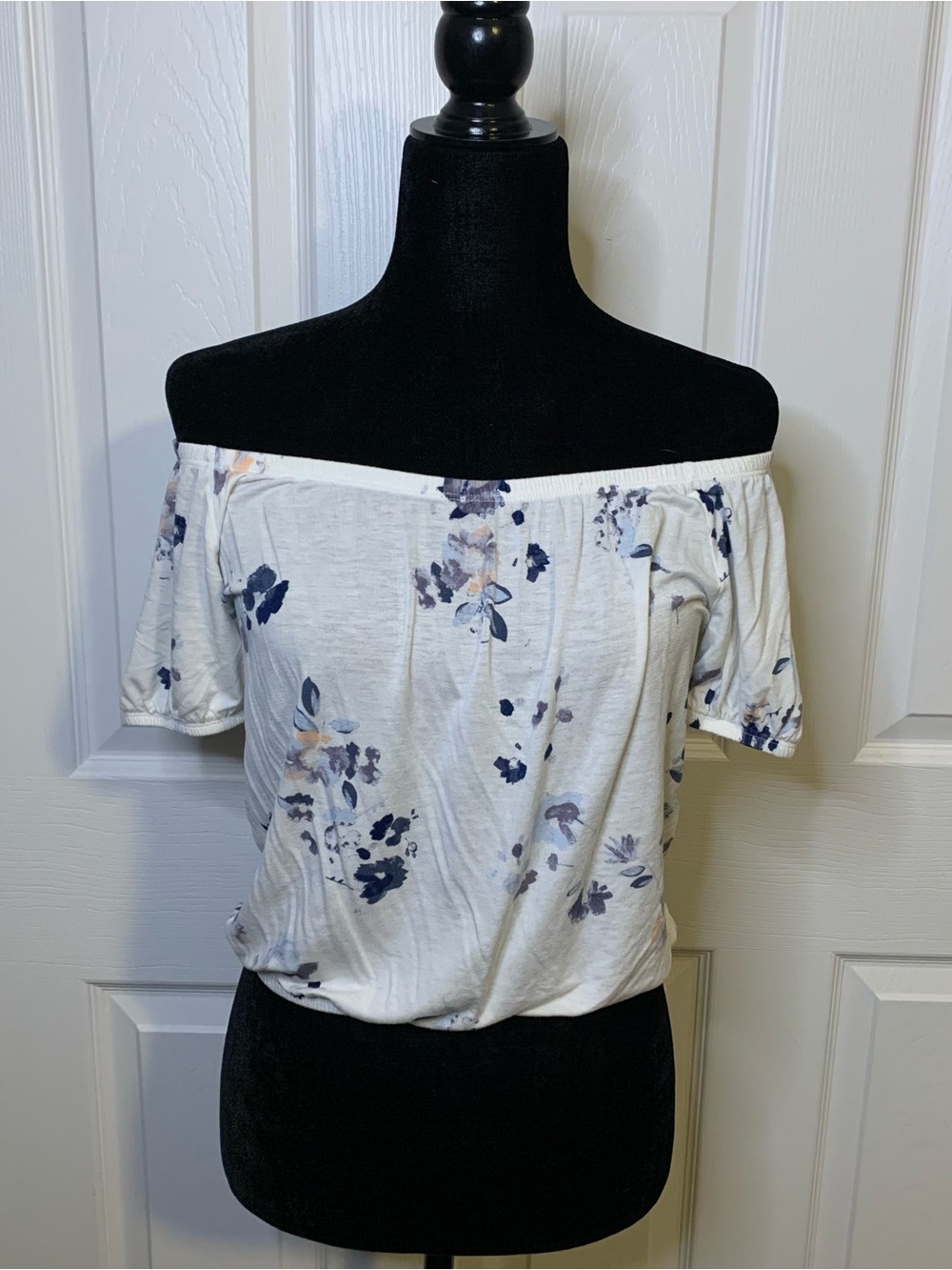 Arizona Off-Shoulder White Floral Blouse